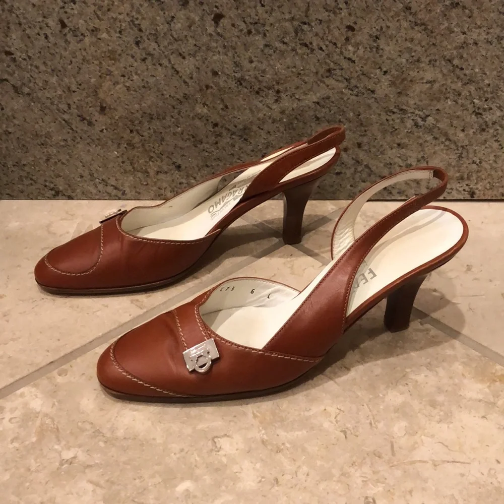 Vintage Salvatore Ferragamo Y2K leather slingback round toe contrast stitch heel
